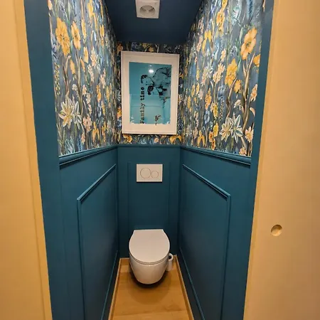 Chez Claude - Retro Chic