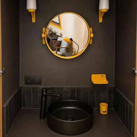 Chez Claude - Retro Chic * Charleroi